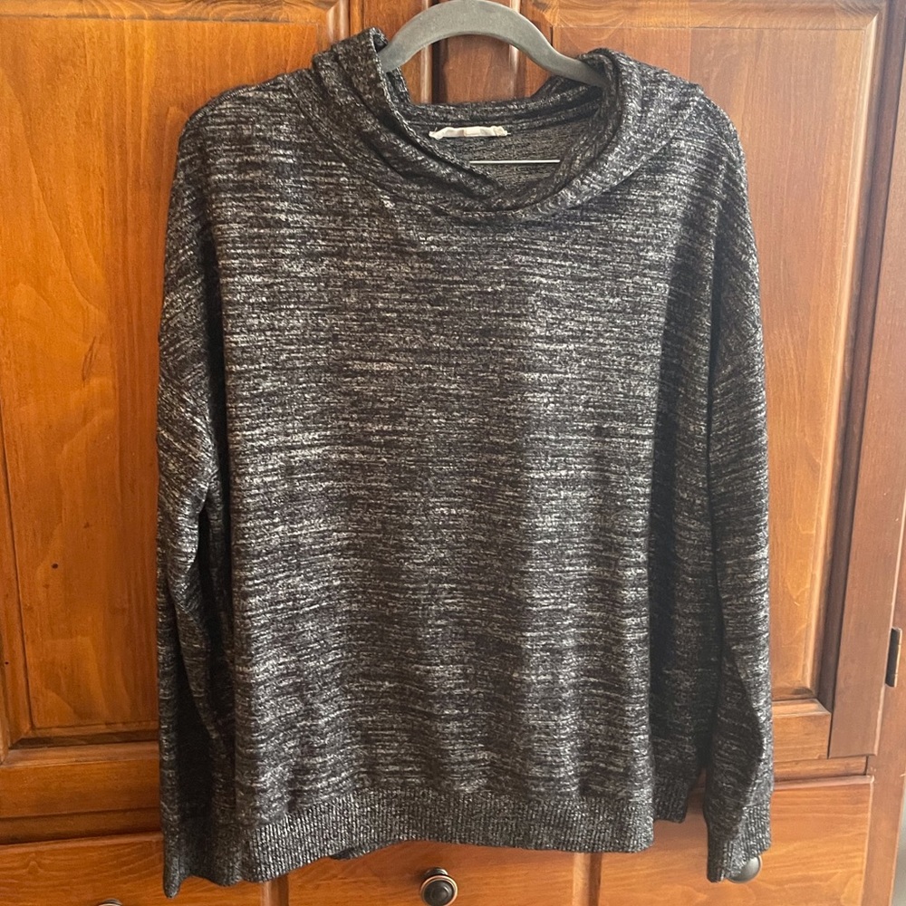 Soft Hooded Top